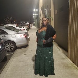 Meet your Posher, Nichelle